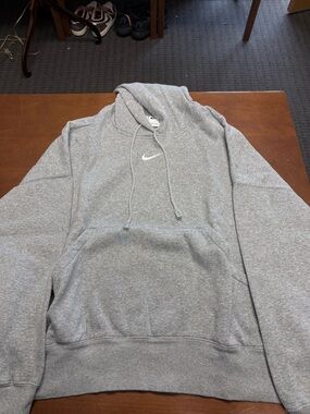 Nike Men's Heather Gray Pullover Hoodie with White Swoosh